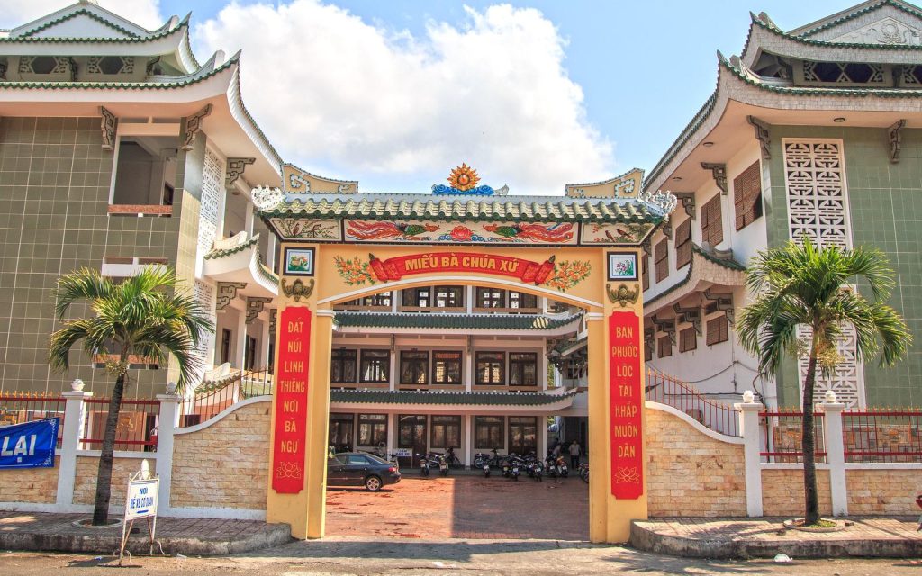 Miếu Bà Chúa Xứ Núi Sam An Giang